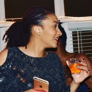 Meet your Posher, Danielle